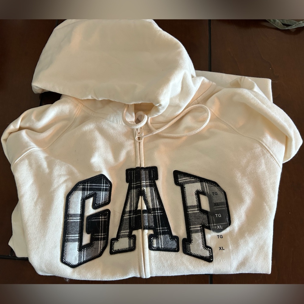Gap women’s zip up hoodie